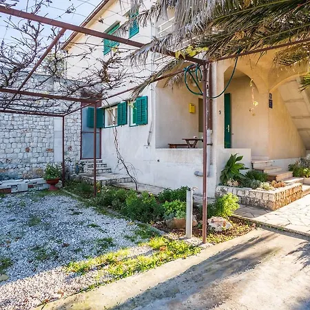 Apartment Srecko *